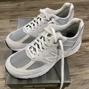 New Balance 990v5 women’s size 10. New without tag